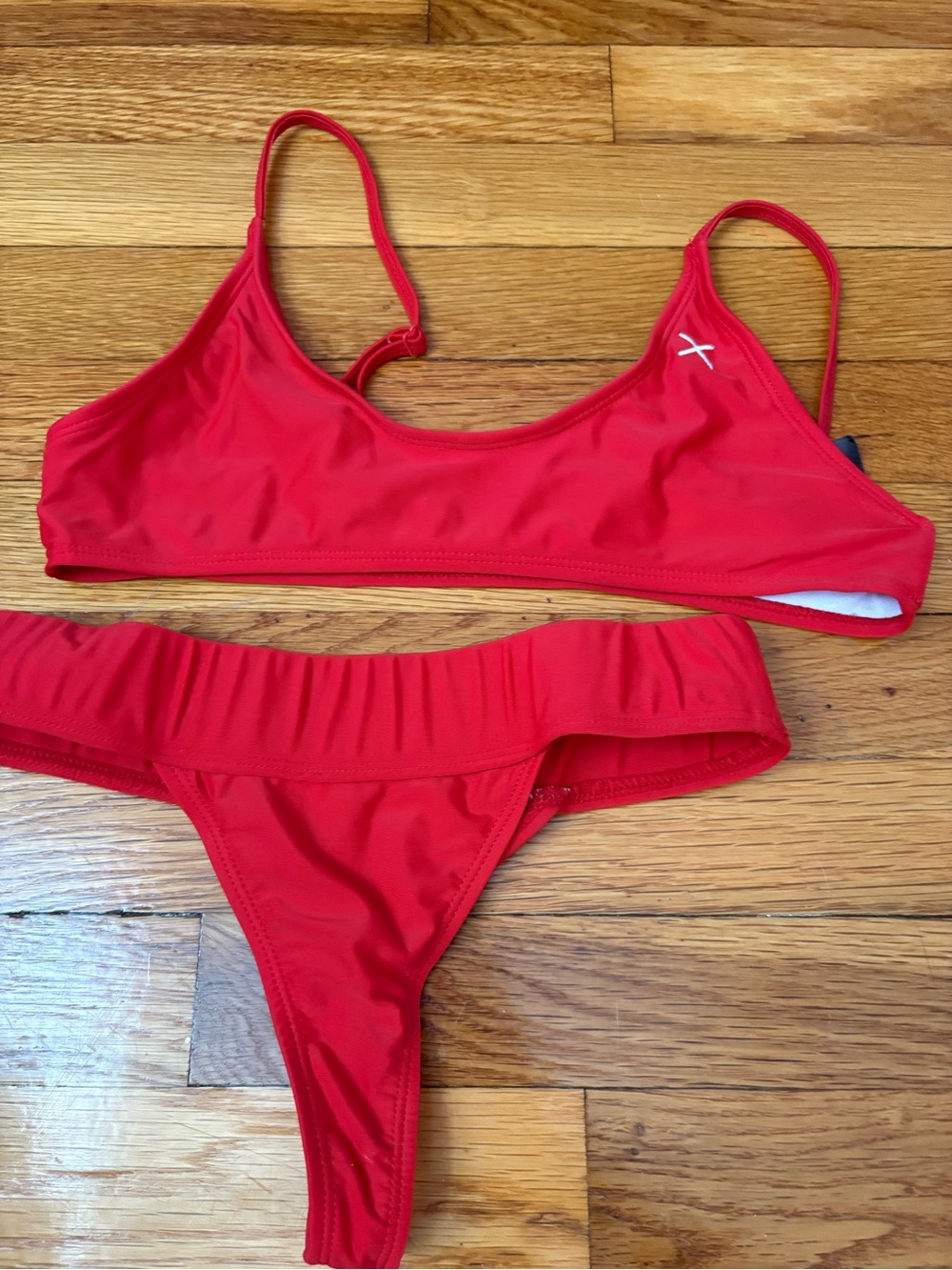 Boutine LA Red Bikini - Picture 2 of 2